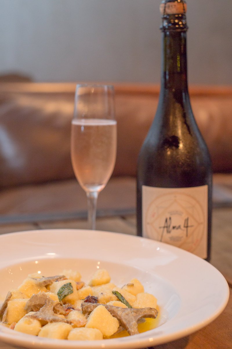 Alma 4 Pinot Chardonnay, Alma 4 Chardonnay y Alma 4 Pinot Rosé son los espumantes que acompañan el menú de tres pasos de <a href="/basabsas/">BASA Buenos Aires</a>