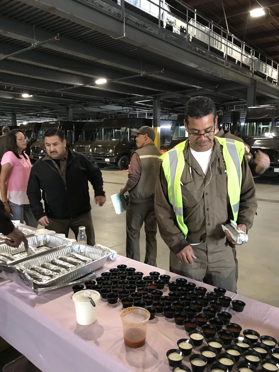 CharP_RN's tweet photo. Welcome to your newly automated building, @northcalupsers!! All smiles at yesterday’s Oakland Building Package Wellness Meet &amp; Greet! 😋📦 https://t.co/lyt3W3F0ji