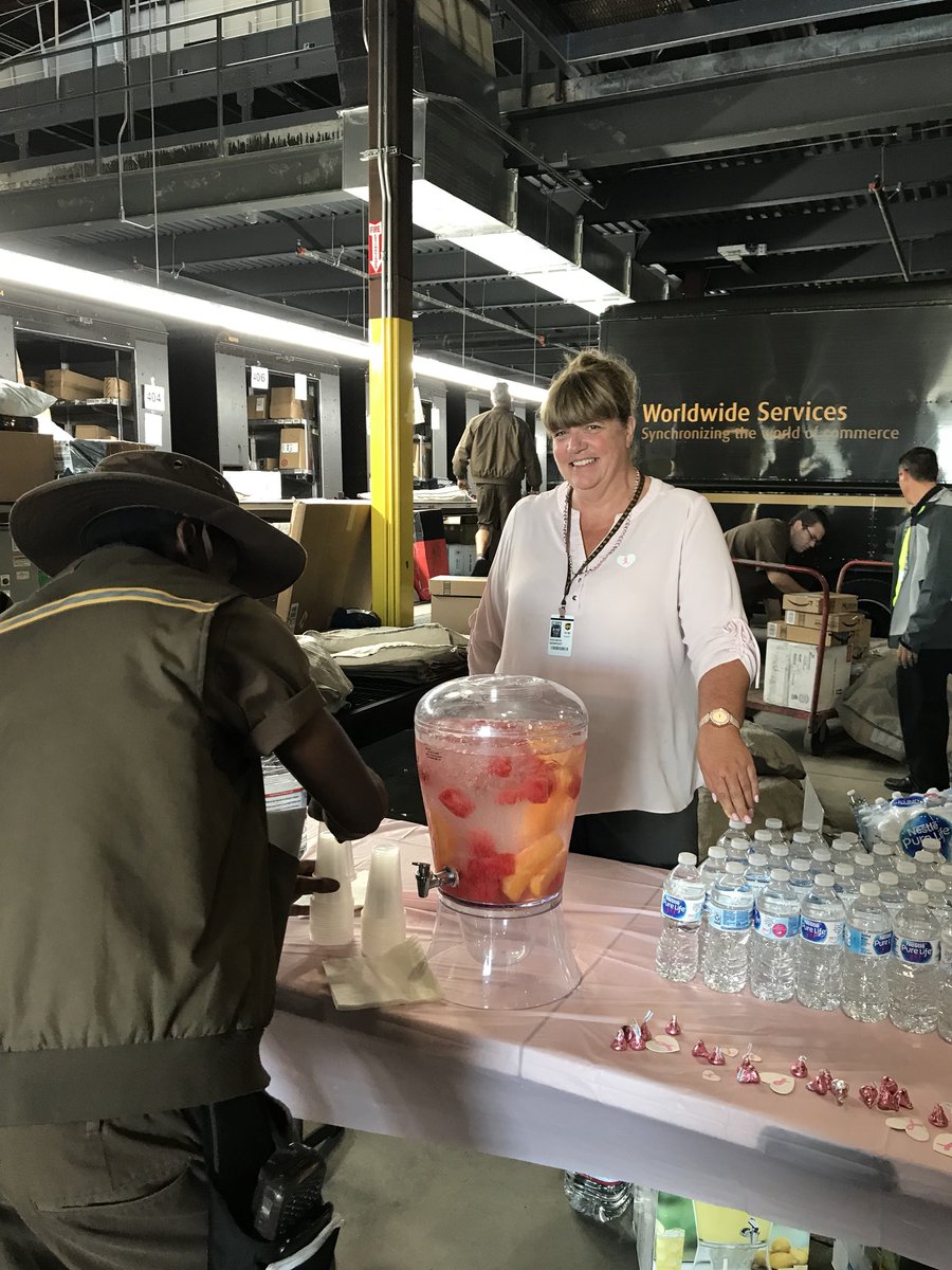 CharP_RN's tweet photo. Welcome to your newly automated building, @northcalupsers!! All smiles at yesterday’s Oakland Building Package Wellness Meet &amp; Greet! 😋📦 https://t.co/lyt3W3F0ji