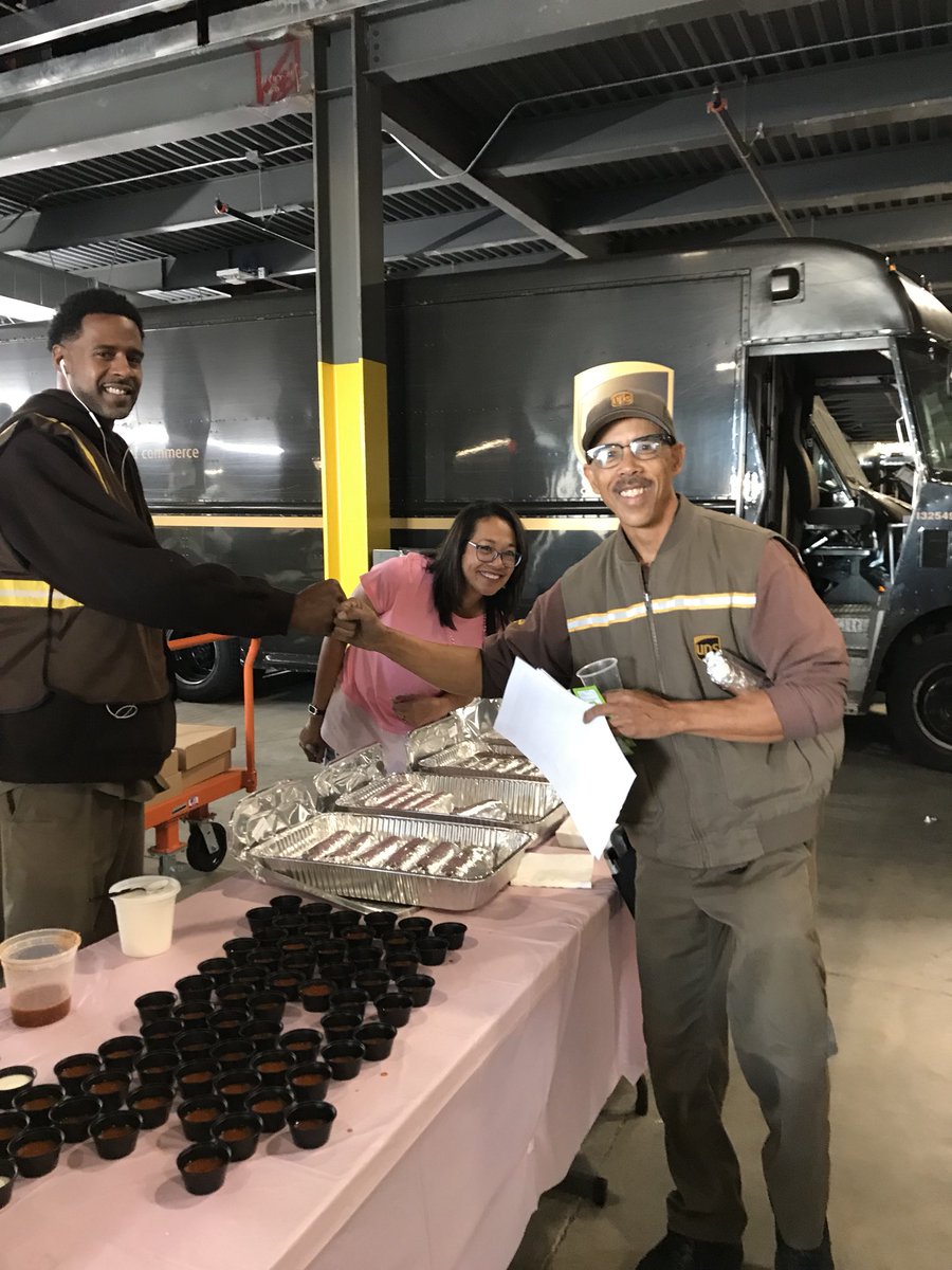 CharP_RN's tweet photo. Welcome to your newly automated building, @northcalupsers!! All smiles at yesterday’s Oakland Building Package Wellness Meet &amp; Greet! 😋📦 https://t.co/lyt3W3F0ji