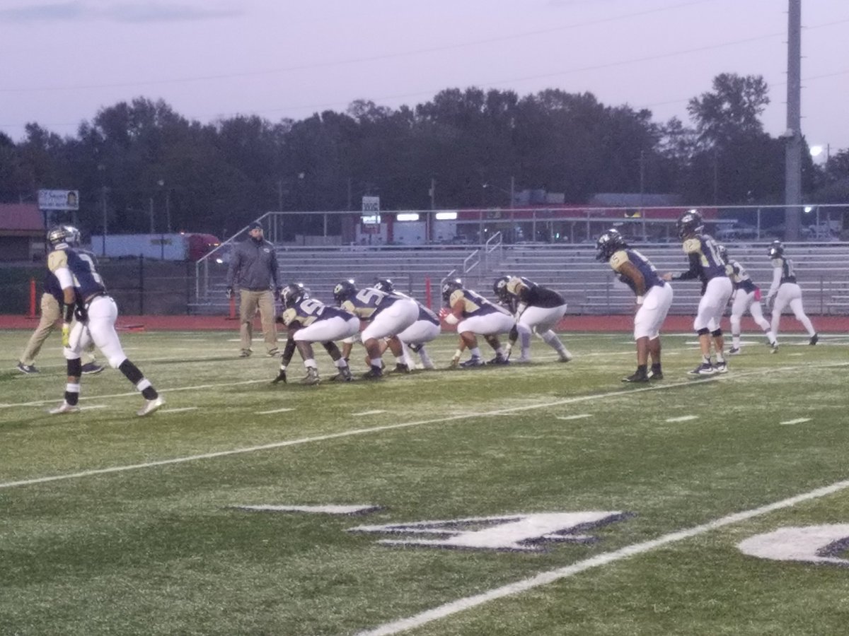 :30 minutes until the start of our 2nd season.....GO BEARS