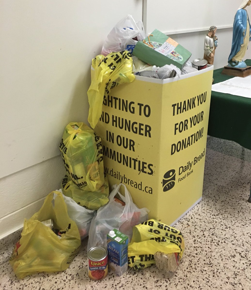 stbarbara_tcdsb's tweet photo. Way to go #bobcats!! Your generosity is overwhelming! #toloveistogive #gratitude #thankful #payitforward @DailyBreadTO https://t.co/6wuU8RHjnt