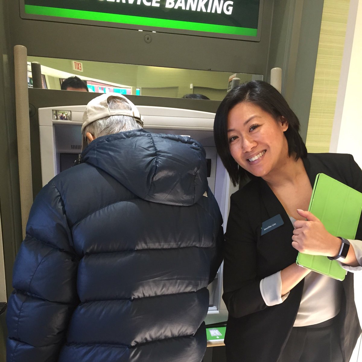 Long time TD customer 👴🏼 learning new ways to bank with the help from Jen!!!💚 #ImDigitalReady #TD @AndrewP_TD @MauroManzi_TD @SilviaL_TD