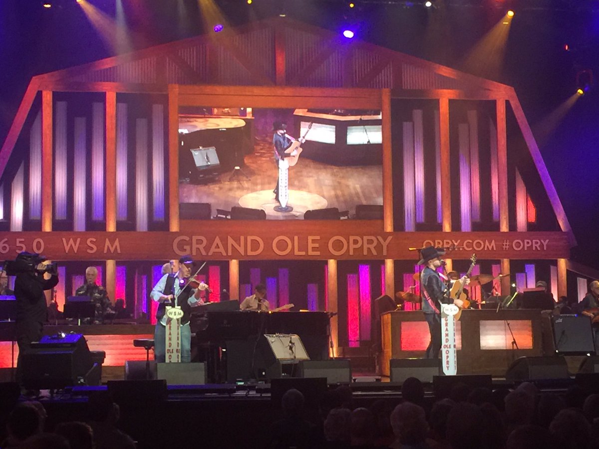 Loving <a href="/BrettKissel/">BRETT KISSEL</a> at the #Opry in the famous circle