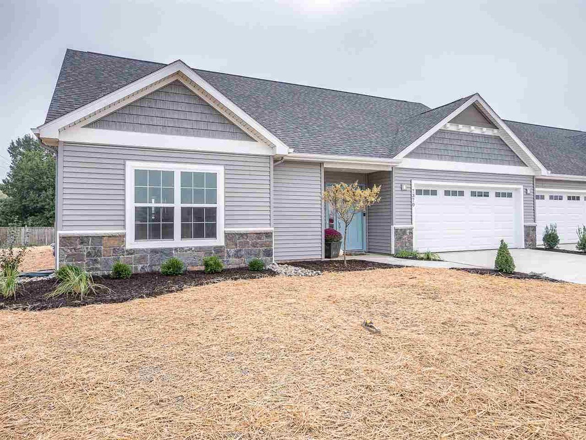 bradmstucker's tweet image. Open House this Sunday from 1-4 p.m. at this new villa in Northeast Fort Wayne! goo.gl/mzPfSy 
#OpenHouse #FortWayneRealEstate