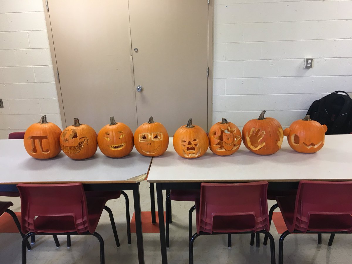 CouncilESDH's tweet image. Pumpkin carving went great!!🎃 Congrats to pumpkin pi(e) for winning best pumpkin!!