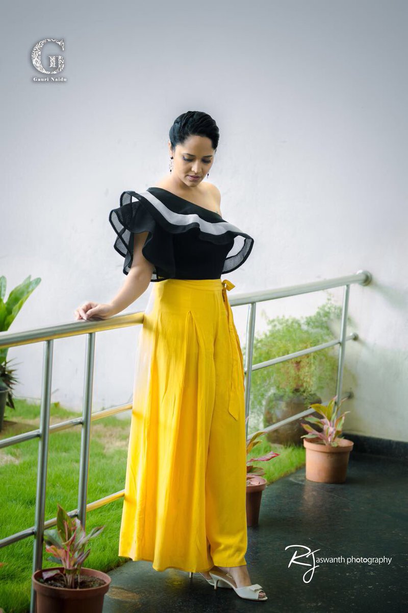 anusuyakhasba's tweet photo. #DramaJuniors #season2 #tonyt 8:30pmOnwards on @ZeeTVTelugu 
Styled by: @Gauri_Naidu ❤️
PC: @BunnyJaswanth2 https://t.co/oMJDQ55oiP