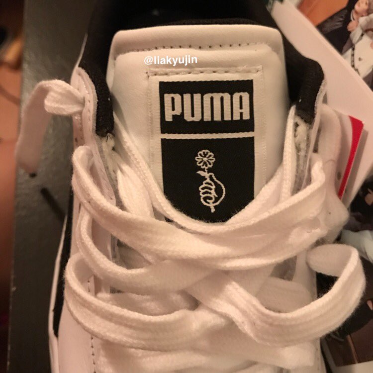 loeygalaxy's tweet photo. Puma x BTS Court Star shoes are finally here πβ¨Thank you @jn0pe for doing orders!!! #pumaxjn0pe #jn0peGO
#λ°©νμλ
λ¨ #bts #bangtanboys #puma #courtstar
@BTS_twt μ λ§μ¬λνκ³ π
#thankyou #alwaysremember #youneverwalkalone #loveyourself https://t.co/48t0VTdujw