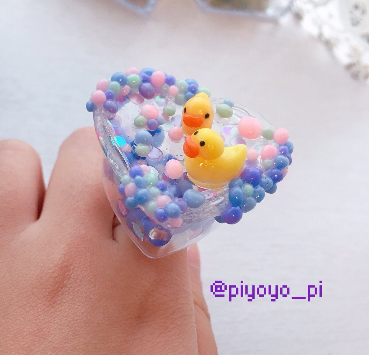 Satomi Sur Twitter Bathtub リング 中の玉はシャカシャカするよ 最初小さい人作って入れようと思ったけどアヒルだけにしておいたw ハンドメイド レジン変なもの選手権 ハンドメイド アクセサリー ゆめかわいい お風呂 ゆめかわいい好きと繋がりたい