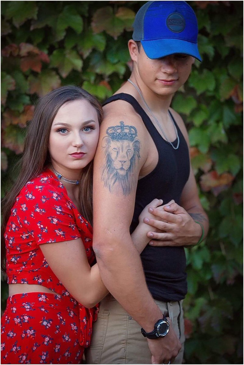 KheltonKristi's tweet photo. A few more senior pics! https://t.co/t0hwK6MPBW