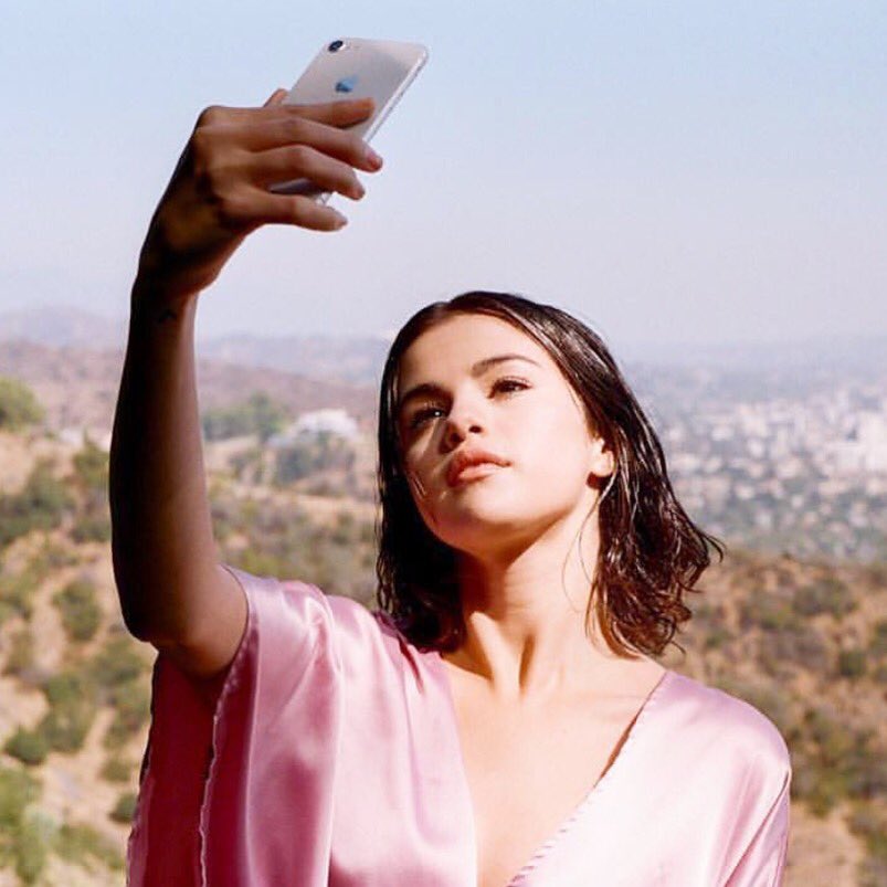 901artists's tweet photo. #Wolves 💕 #901OG @selenagomez! Hair by #901artist @marissamarino. https://t.co/gy54gIF4ER