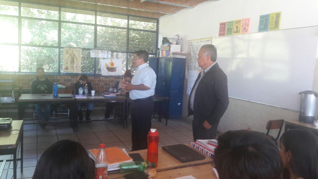 conchitadelgad4's tweet photo. Gracias!! @PacoAyon, @ProNIJAL @FranciscoBocar5  a partir del 01de noviembre, maestros de inglés en las escuelas de la zona 108 estatal https://t.co/UyUe4KpuPw