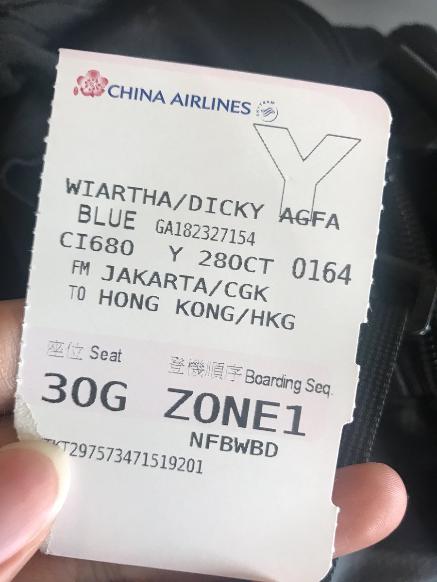 dicky_pyo's tweet photo. @halodetikcom maskapai ini gagal terbang djadwalkan jam 6.25 am boarding,sudah masuk pesawat sudah mau jalan tetapi skg penumpang dsrh trun https://t.co/DMkLYmwNQ3