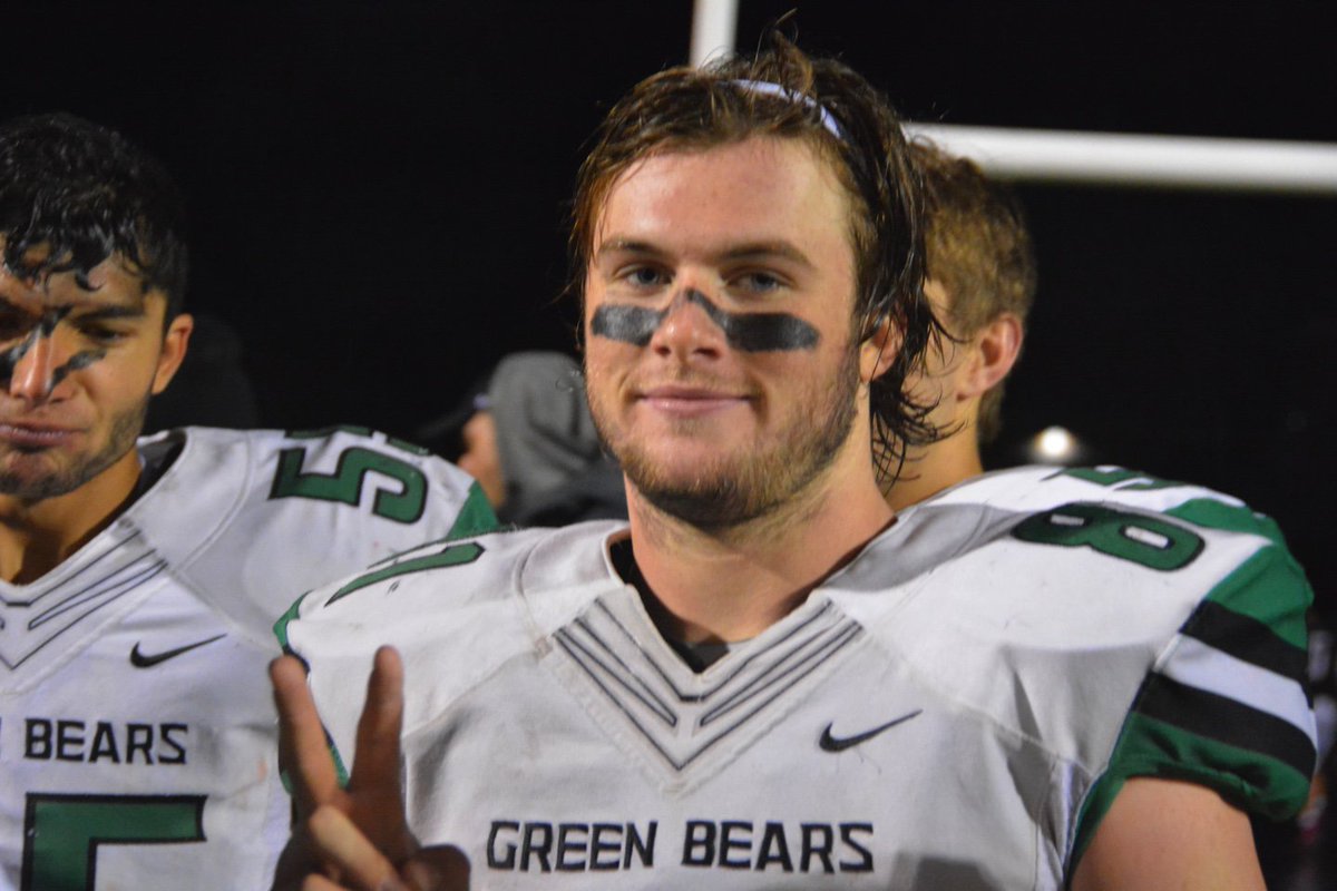 OHHSPrincipal's tweet photo. Happy Birthday, Peter Boice. Great game tonight! @OHSpiritNews @greenbearball @GreenBearSports #Big18 @OHClassOf2018 https://t.co/Eg3XAxD4Di