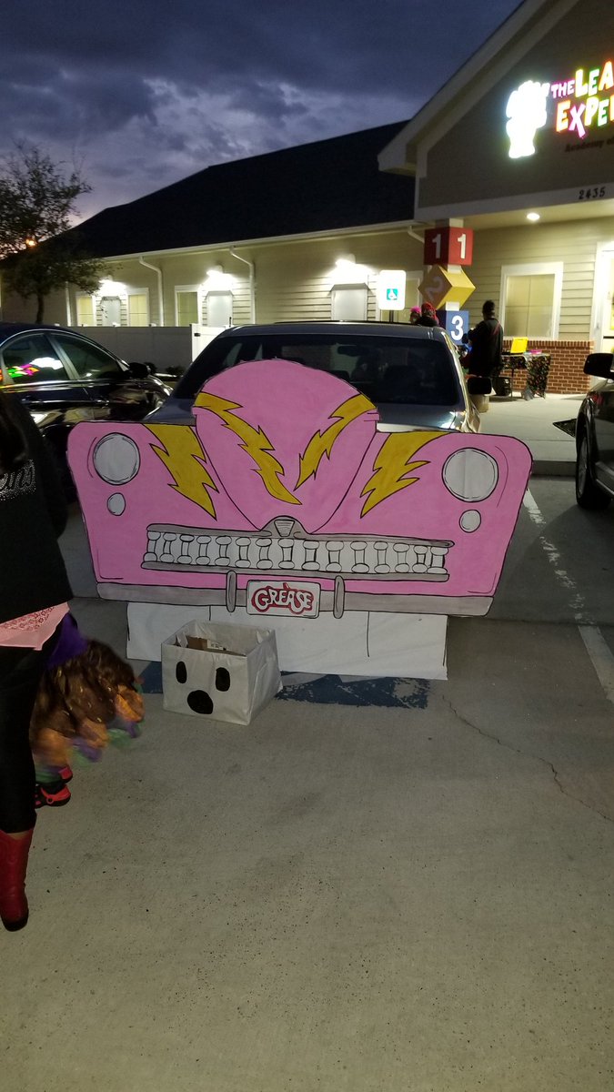 sgulley27's tweet photo. Trunk or Treat! #tleeldridge https://t.co/zw3XEUfhqz