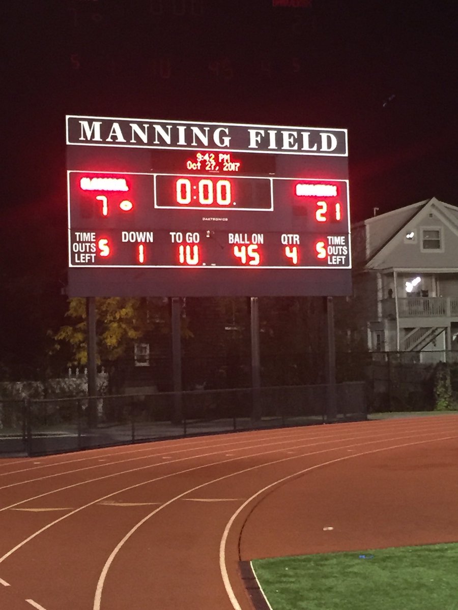 WeAreDanvers's tweet photo. Falcons win falcons win! 21-7 over Classical!!! https://t.co/xEbs0Kns96