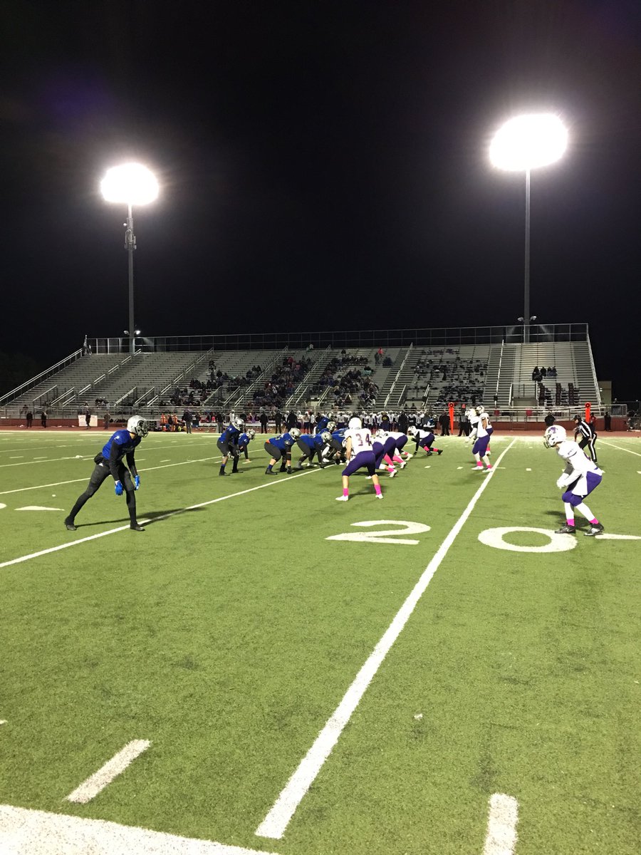 chrischappotin's tweet photo. At the half: @CHSSpartans up 23-6! #FridayNightLights #txhsfb 🏈🎉💪🏽 https://t.co/jpMOjJzn7D