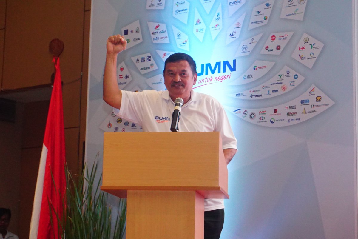 TelkomIndonesia's tweet photo. Menurut Dr. Achmad Sofyan Hanif, M.Pd, universitas-universitas Indonesia sudah akrab dengan @KemenBUMN #BUMNHadirdiKampus #SumpahPemuda https://t.co/yazBFXLqCB