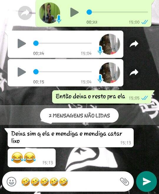 Cheeffinhaaa_22's tweet photo. Leandra sendo Leandra,  aaah melhor .... então vamos deixar ela de contentar cm os restos 😂😂😂😂👌 @LeandraMorenna https://t.co/pGBUxyX85U