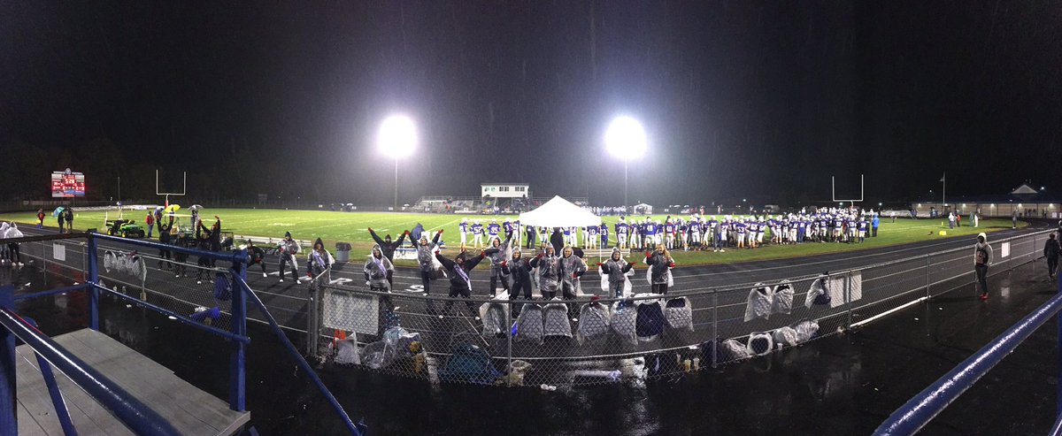 A great night for a Monarch win! It may have been rainy, but Libby, Megan, and Katie - we hope you enjoyed every minute of your last 🏈game!