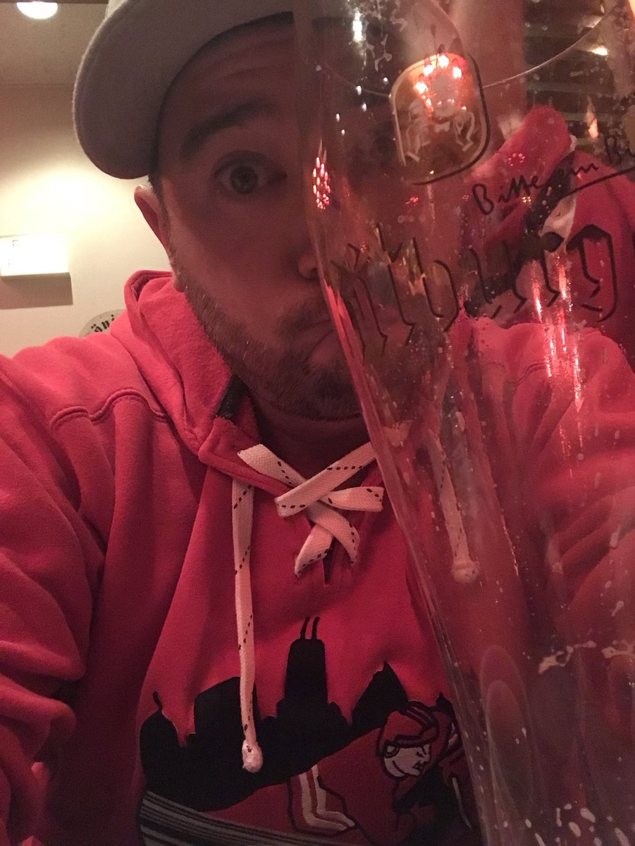 PerroMutt's tweet photo. I won? #emptyboot https://t.co/zZzxMDp9B1
