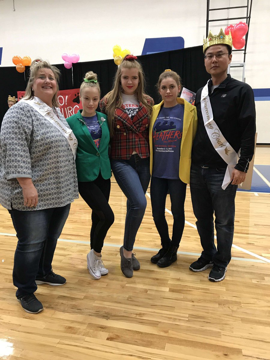 HeatherDuke101's tweet photo. Congrats to the Homecoming King and Queen! 💚 #gpfaaheathers101 #DSMHSMTA18 https://t.co/SdXAdrCxlU