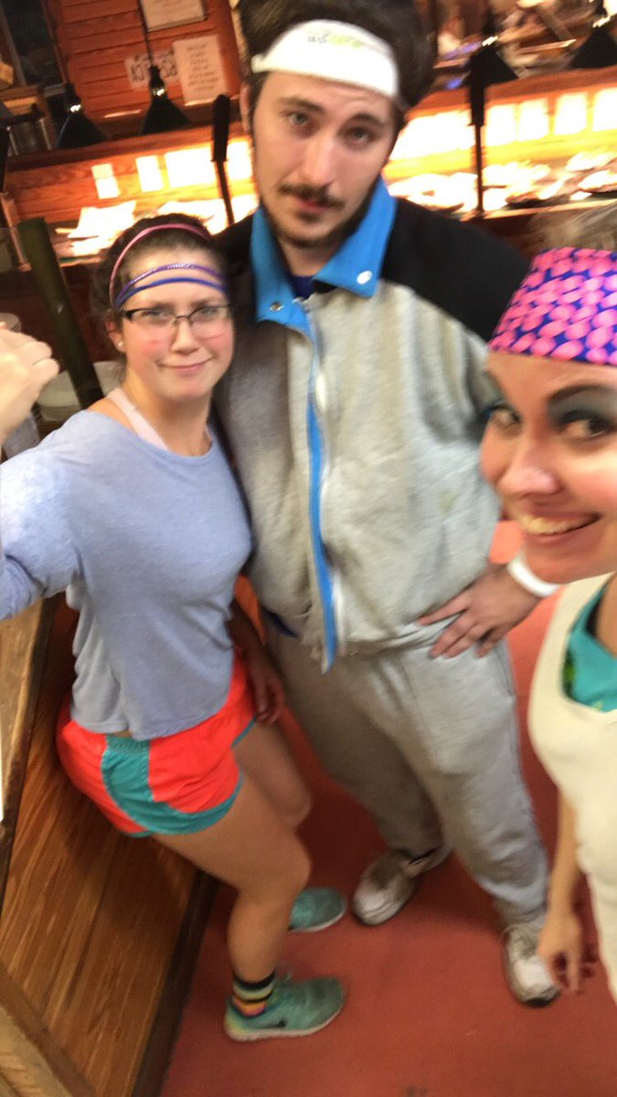 PizzaStatetx's tweet photo. #fridaynightfun #lovetheseguys #Pizzastate #psiloveyou 🍕🍕🍕 https://t.co/D2n5tewT4g