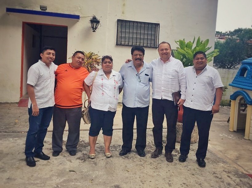 ChakMeexJose's tweet photo. Reunión de trabajo con Pascual de la Cruz García, líder estatal de la Confederación de Trabajadores y Campesinos; y con Alejandro Puc #FCP. https://t.co/CGIiWRz2x9