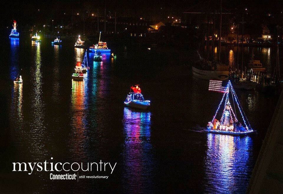 DowntownMystic's tweet photo. Save the date: Santa Arrives by Tugboat &amp; the Lighted Boat Parade in #DowntownMystic: Nov. 25. #ctvisit #mysticcountry
📷: @mysticcountryct https://t.co/TfFG70EJQR