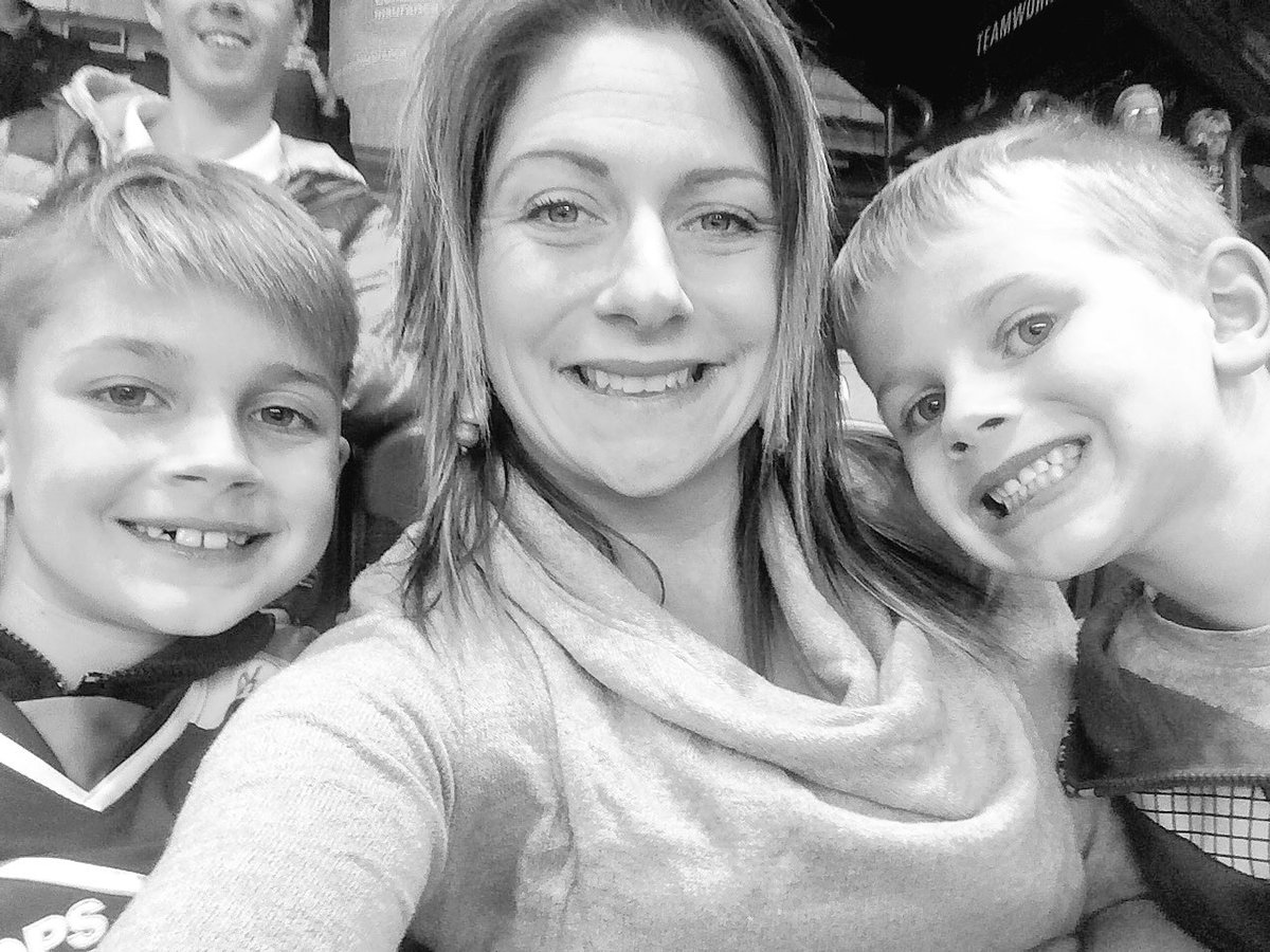 ameliamoe's tweet image. Hanging with my faves at the game #blazernation #sunpeaksseatselfie #sectionC
