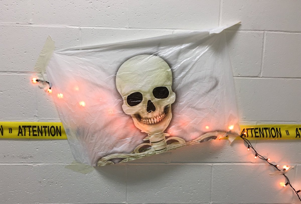 MrJ_Martins's tweet image. Don’t be scared?...Spectacular job by our @AnthonyBrampton YFAmembers setting up our haunted walk @MsPersad #PhoenixProud #boo #hauntedfun 😱