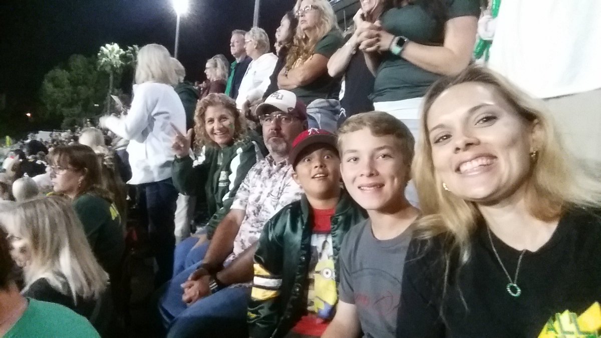 aharrellmath's tweet photo. @EdisonChargers #EHSmath department supports Edison athletics. @bob_strachanjr @mrsschwenk https://t.co/5Bqv3UWpby