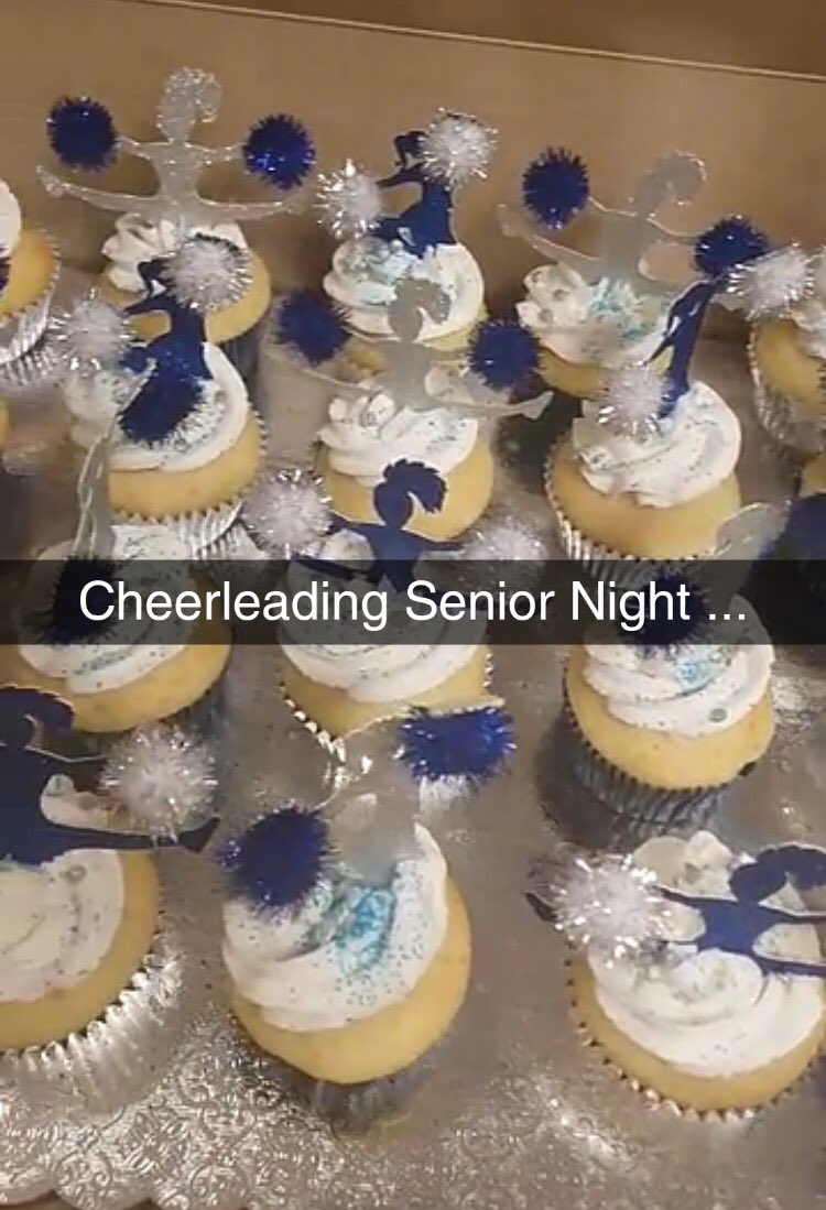 AHS_varsity16's tweet photo. We 💙our seniors #darterstrong #SeniorNight https://t.co/neLmlRDuVg