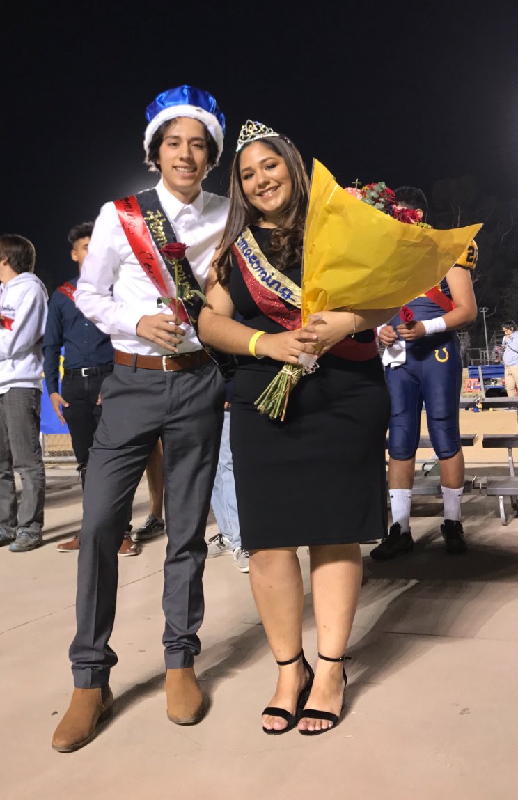 wilsonmules2018's tweet photo. Our 2017 Homecoming King &amp; Queen are Thomas Hernandez &amp; Priscilla Diaz! 👑💙💛 https://t.co/H4KrtkmwFN