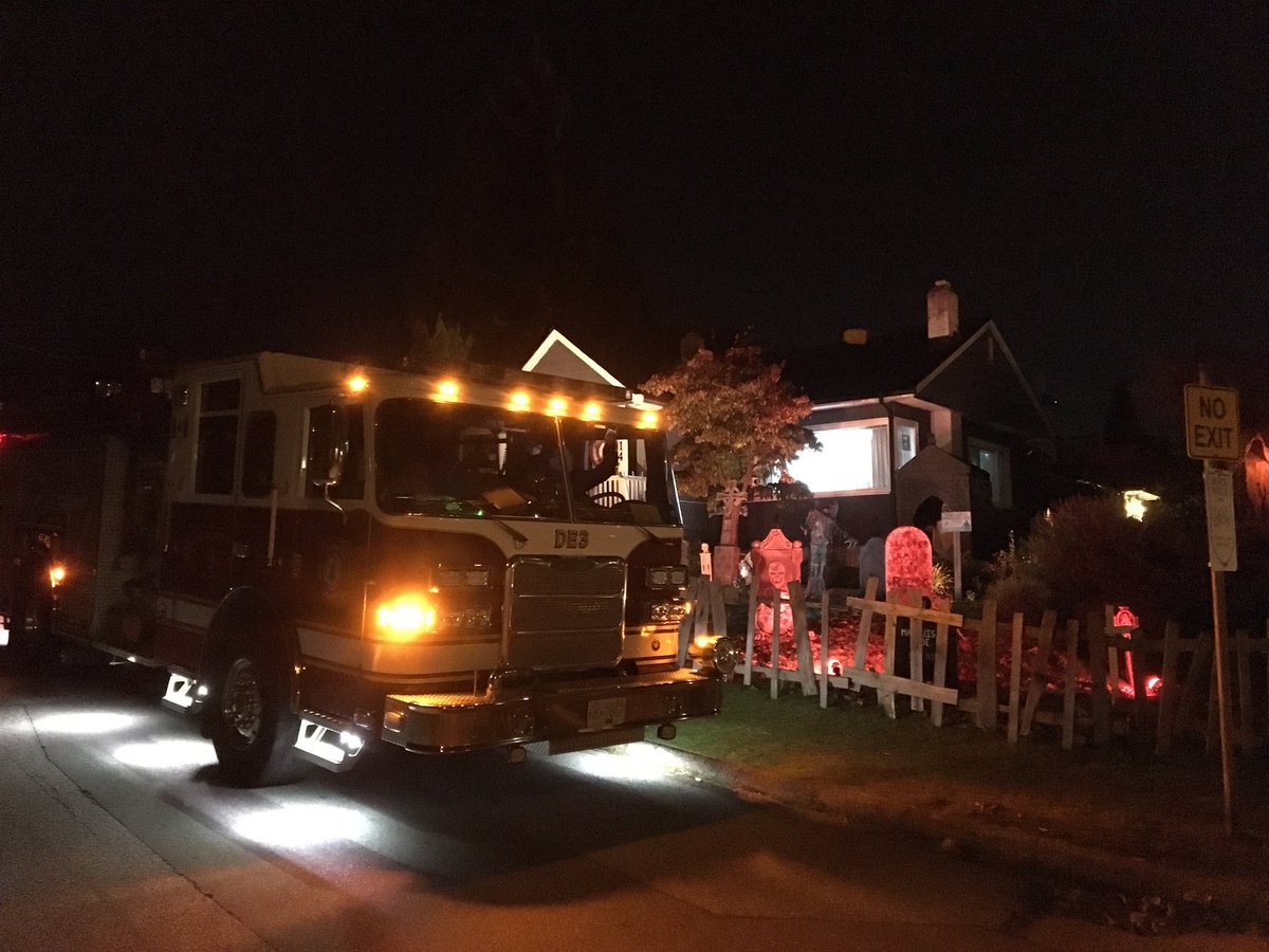 DNV Firefighters visited the Edgemont Haunt tonight. 3414 Emerald Dr N Van. Proceeds benefit <a href="/BCBurnFund/">BCPFF Burn Fund</a>. 👍🎃