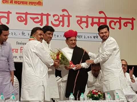 jduup0522's tweet photo. 27 नवम्बर 2017, मुम्बई के शनमुखानन्द आडिटोरियम, में आयोजित "साझी विरासत बचाओ आंदोलन'" में जेडीयू नेता श्री शरद यादव । https://t.co/WCDQdnKq1J