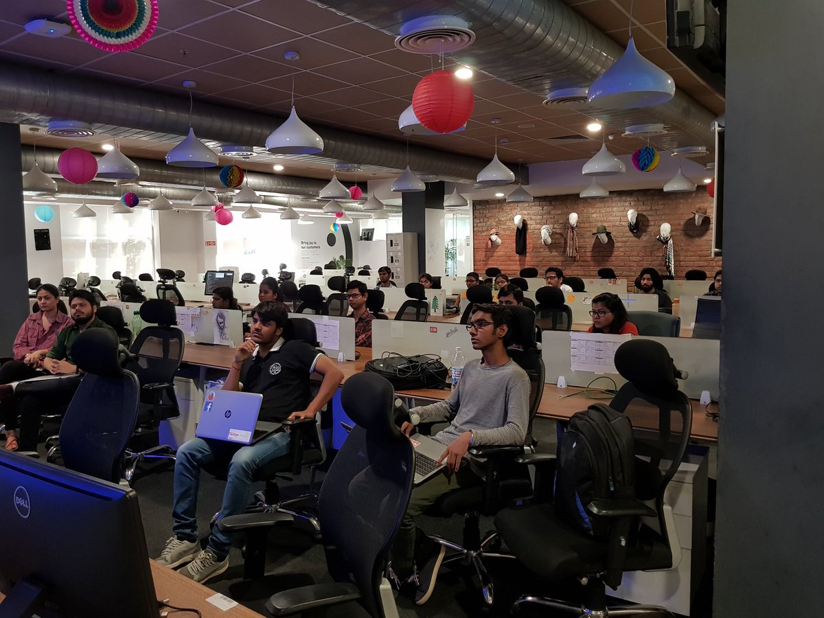 Manvendra_SK's tweet photo. @nsgurgaon event at @JabongIndia #Upendra talking Node. Js at Jabong. #perfect #start https://t.co/NUXECEcI3q