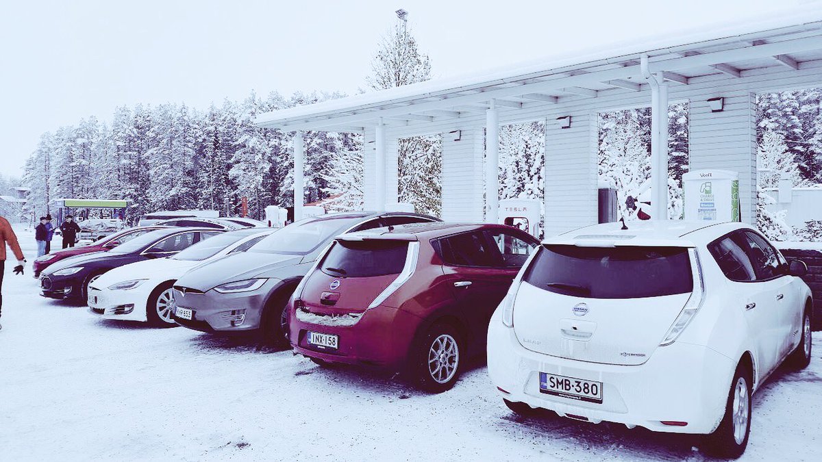 Jalasjärven Juustoportille on avattu Suomen suurin sähköautojen latauspiste. Yhdessä <a href="/ForChargeDrive/">Fortum Charge & Drive</a> &amp; <a href="/Tesla/">Tesla</a>