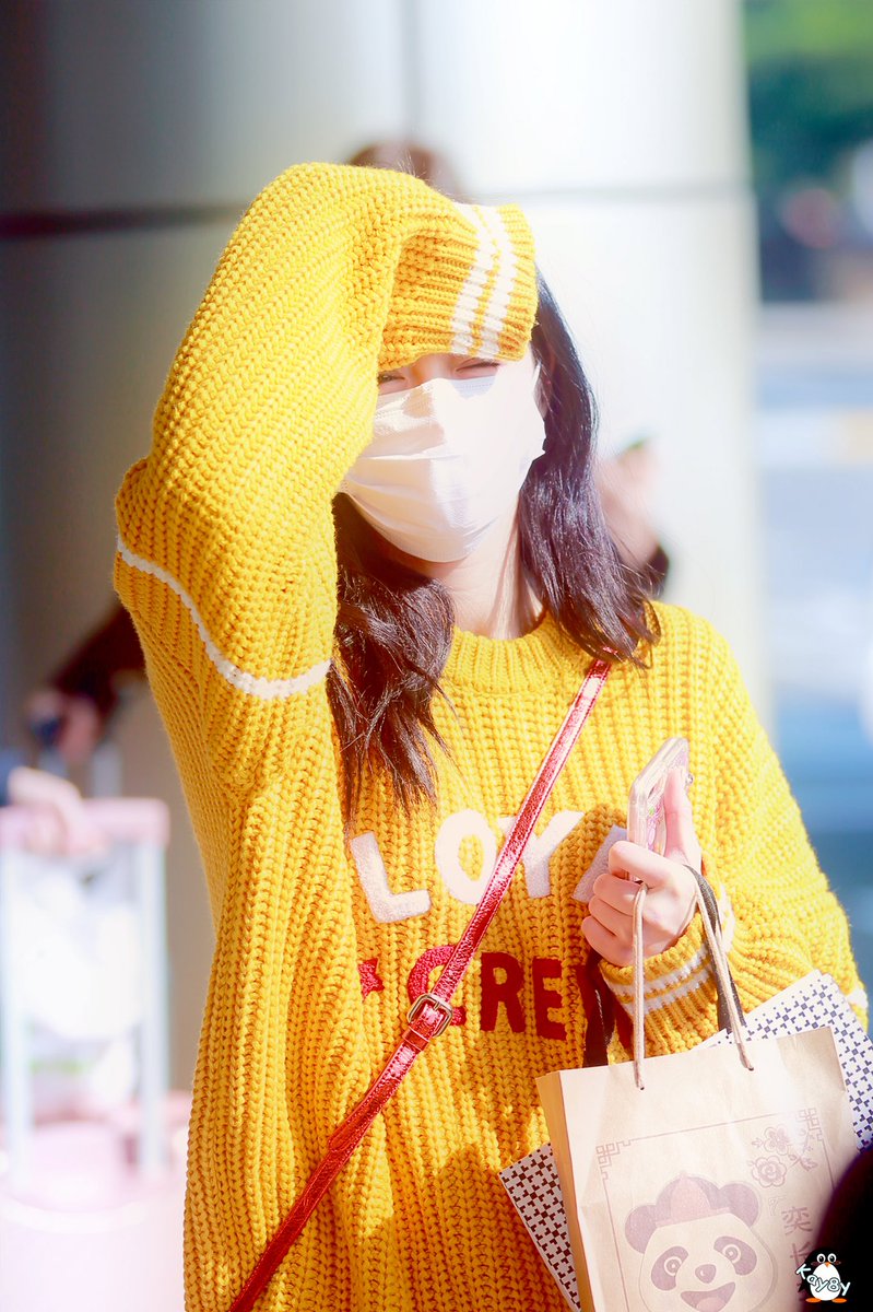 Kay8y_101's tweet photo. 171028 김포 입국 
어떻게 봐도 눈부셔
#주결경 #결경 #Kyulkyung #PRISTIN #프리스틴 #周洁琼 https://t.co/TehK5J9FlY