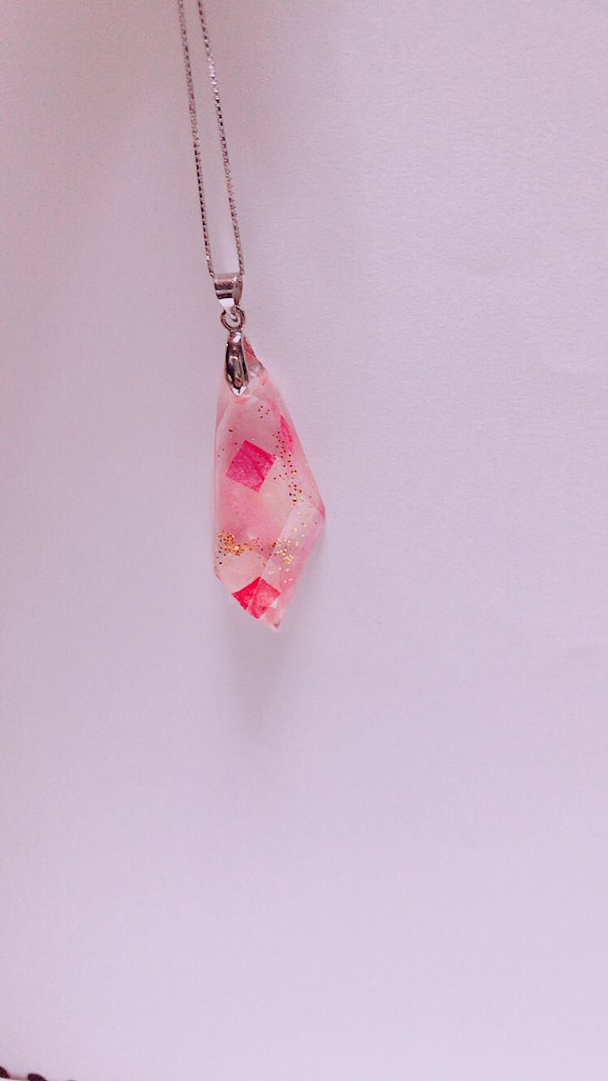 sorayume_game's tweet image. 大鹿クラフト祭りにて

Table tree

という長野県の作家さんのネックレス(^^)/
中に花びらが入っていて可愛い╰(*´︶`*)╯♡
他にも海イメージなのかな(？)可愛いレジンいっぱいあった！

#レジン
#大鹿クラフト祭り
#Tabletree