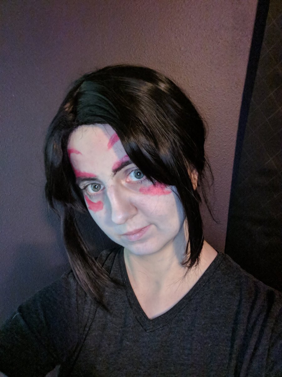 curseofpogo's tweet photo. The only two photos I have of me in my very quickly thrown together young demon Hanzo Halloween costume. Kinda #2demons but also kinda not. https://t.co/QufpI1cGiS
