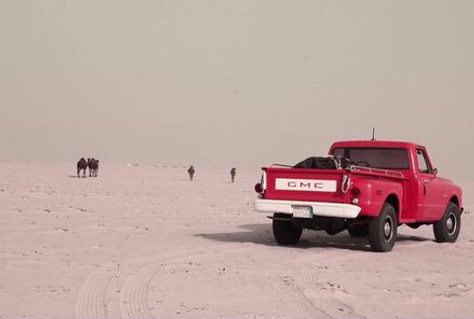 الآ واهنّي اللي ليا ضاق صدره هفّ
على دار من حبّه خذا القلب  و آقفا به