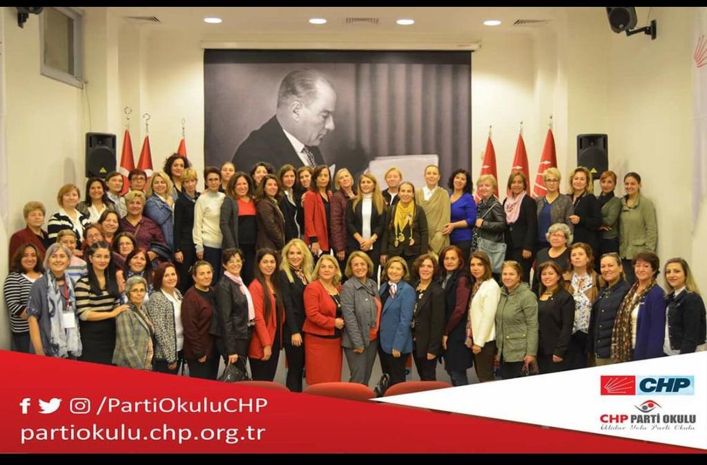 94 yıl öncesine dönmeye çalışanlar;
Şunu bilsinlerki Biz Kadınlar!
Asla CUMHURİYET'TEN VAZGEÇMEYECEĞİZ
CUMHURİYET'İMİZİN 94.yılı KUTLU OLSUN