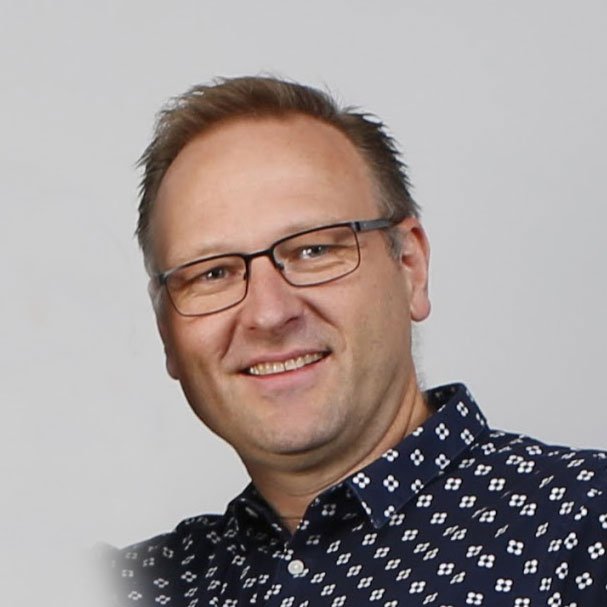 Printpakt's tweet photo. Vanmiddag bij #printpaktlive #ddw: @Erwinkoerts van Aearoprint over sterke merken en wow-effecten! 13.30 uur Black Box / Yksi https://t.co/cWJ6sxUNoR