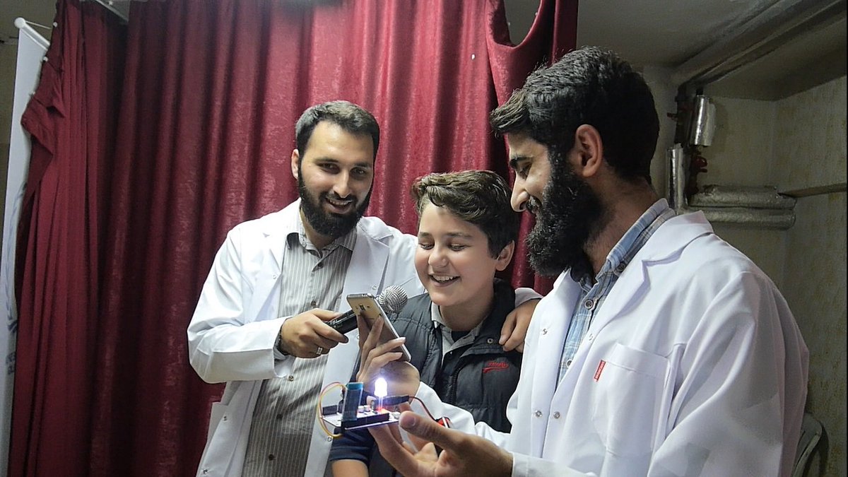 1001 Bilimci Çocuk (@1001bilimci) on Twitter photo @GSBgenclikproje <a href="/dudulluggm/">Dudullu GGM</a> @karakterlinesil @umraniyemem Öğrenciler programımızda <a href="/hackercancom/">Hacker Can</a>'un mucit kitiyle oluşturduğumuz ses kontrollü led devresini deneyimleme fırsatı da buldu!.. @GSBgenclikproje <a href="/dudulluggm/">Dudullu GGM</a> @karakterlinesil @umraniyemem Öğrenciler programımızda <a href="/hackercancom/">Hacker Can</a>'un mucit kitiyle oluşturduğumuz ses kontrollü led devresini deneyimleme fırsatı da buldu!..