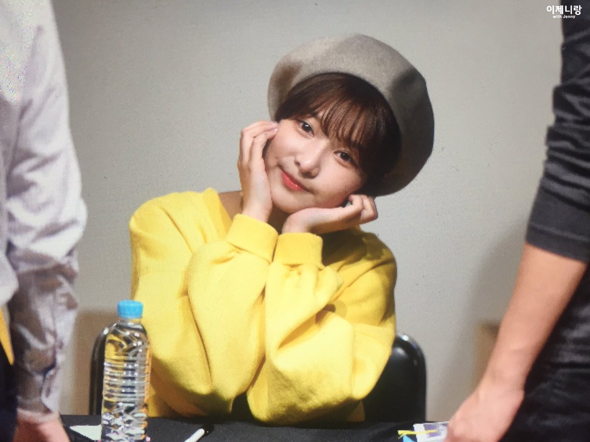 2soyul's tweet photo. 171028 중구문화센터 팬사인회 프리뷰 #다이아 #DIA #제니 #JENNY #이소율 @dia_official https://t.co/CkbFXBBGMq