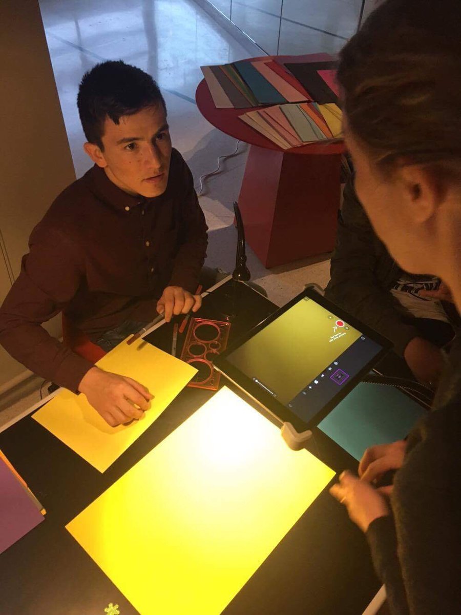 RefugeesWelcomeSthlm tweet media