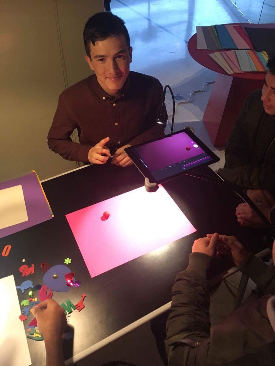 RefugeesWelcomeSthlm tweet media