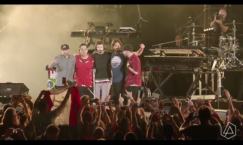 marizatoledo55's tweet photo. Thank you very much for everything guys💚❤💜💞💚 #MakeChesterProud #fuckdepression #LPfamilyforlife #LPFamily #LinkinParkForever #ChesterForever https://t.co/EM5ga7VeIJ