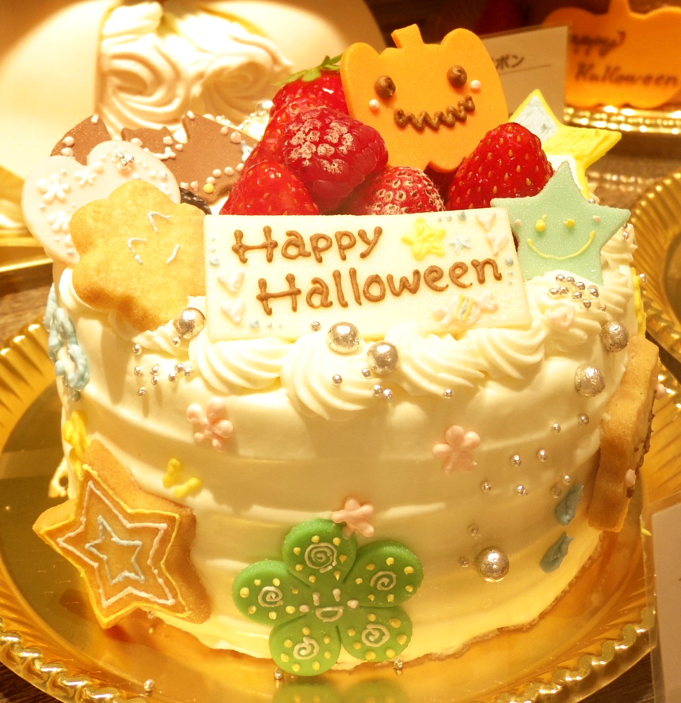 伊勢丹グルメ Isetan オリジナルのハロウィンケーキで盛り上がりましょ ロリオリ 365 By アニバーサリー のショートケーキにクッキーやチョコレートプレートにバタークリームで絵や模様を描いてかわいく飾り付けしてください 10月28日 土 29日 日 のみ